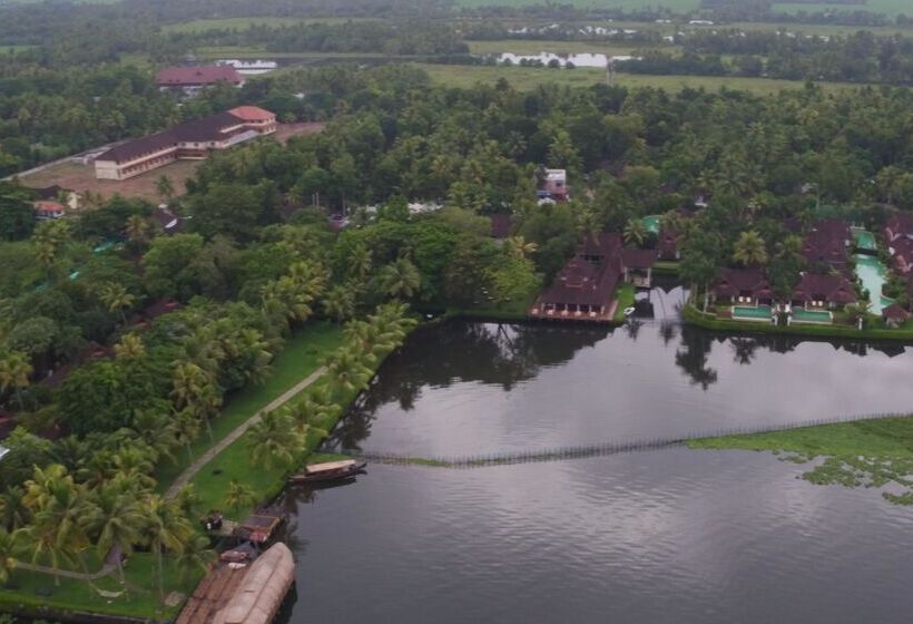 فندق Kumarakom Lake Resort