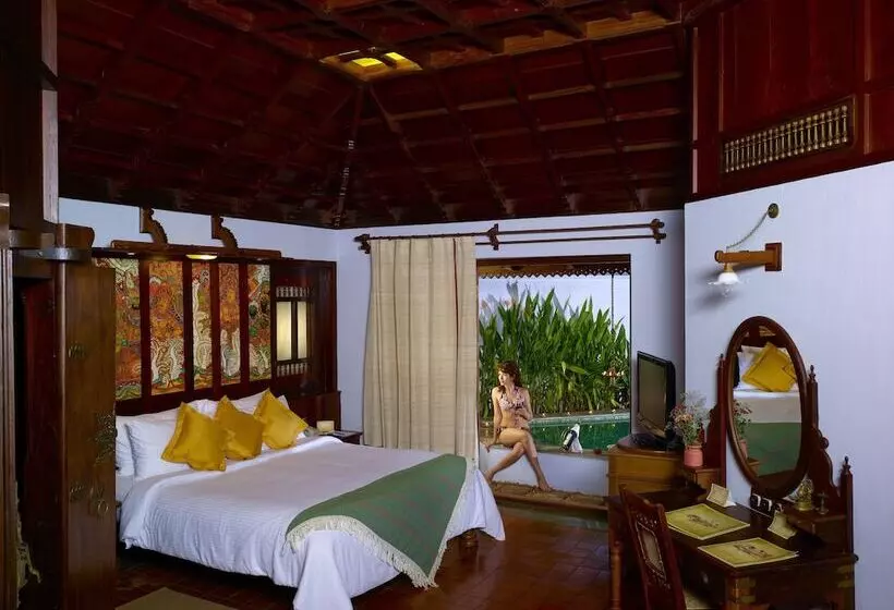 Отель Kumarakom Lake Resort