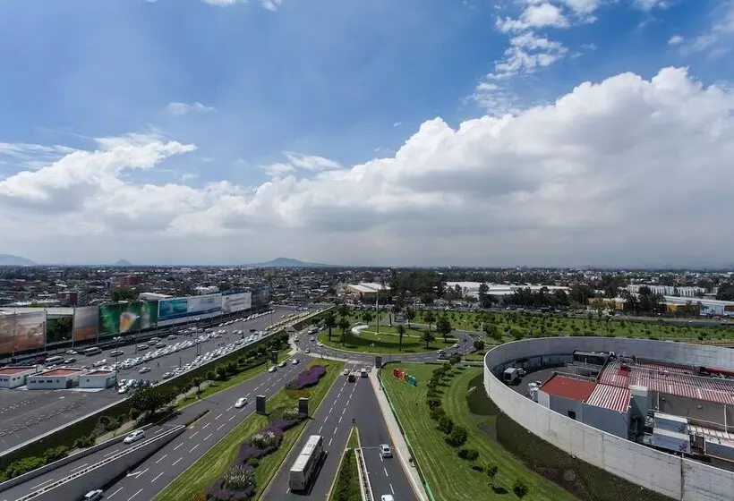 هتل NH Collection México City Airport T2
