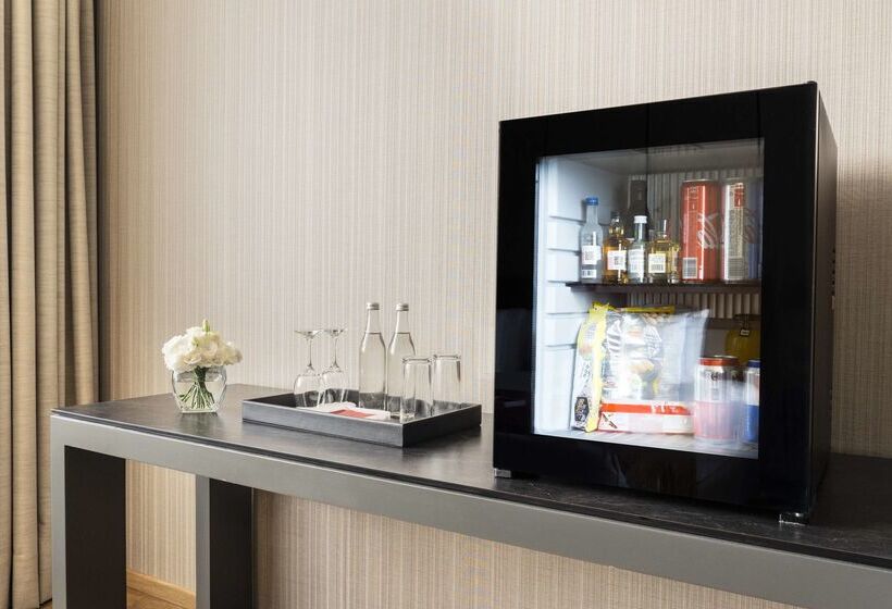 Отель NH Collection México City Airport T2