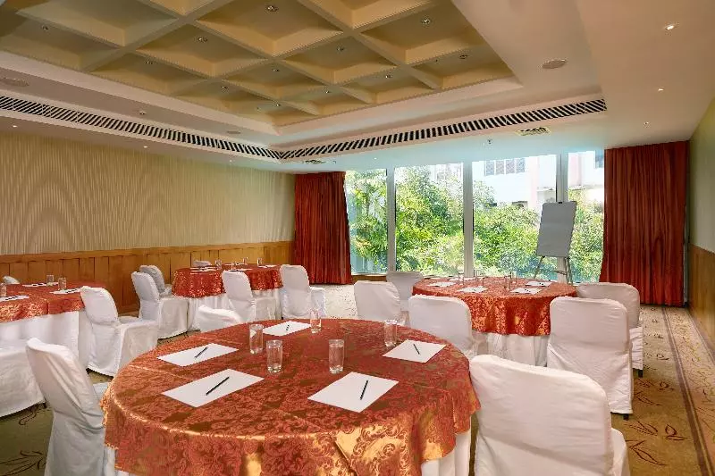 Hotel Park Plaza Chennai Omr