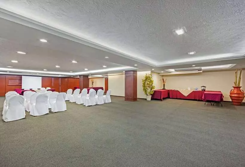 هتل Quality Inn Aguascalientes