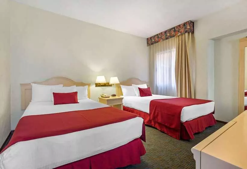 هتل Quality Inn Aguascalientes