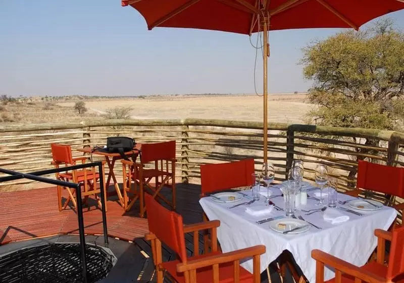 בית מלון כפרי Suricate Tented Kalahari Lodge