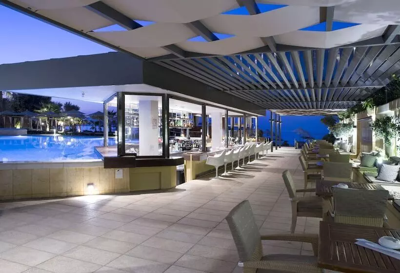 ホテル Thalassa Beach Resort & Spa