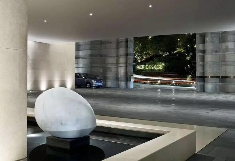 هتل The Upper House