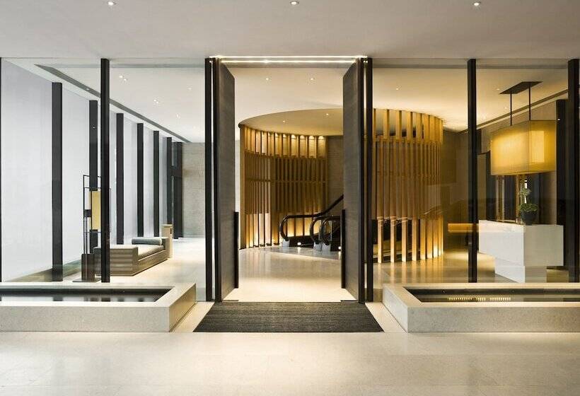 هتل The Upper House