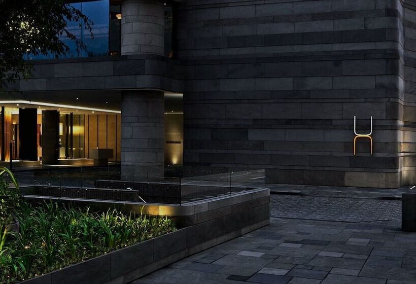 هتل The Upper House