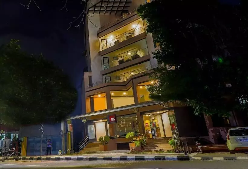 Hôtel Treebo Time Square Marine Drive