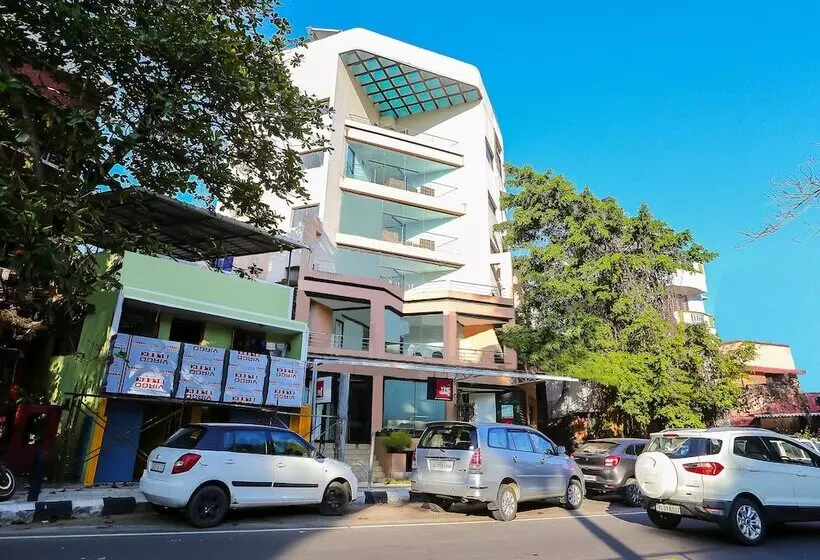 Hôtel Treebo Time Square Marine Drive