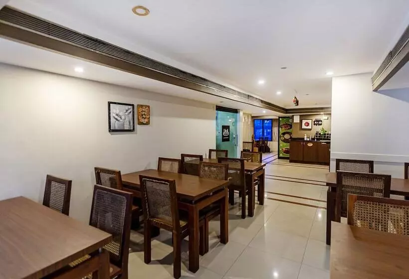 Hôtel Treebo Time Square Marine Drive