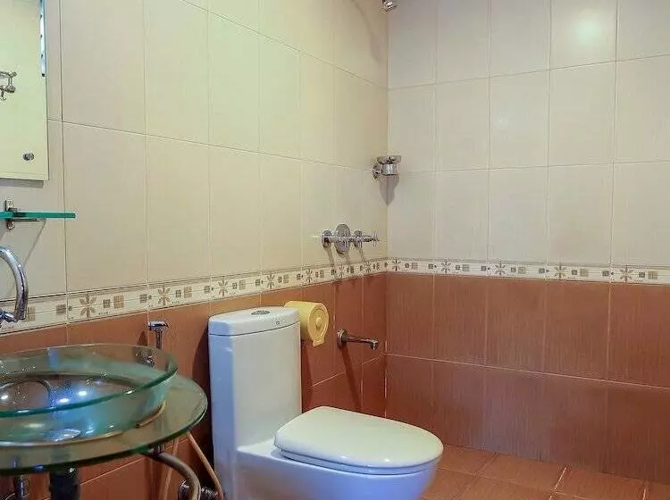 Hôtel Treebo Time Square Marine Drive