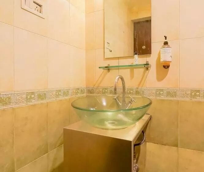 Hôtel Treebo Time Square Marine Drive