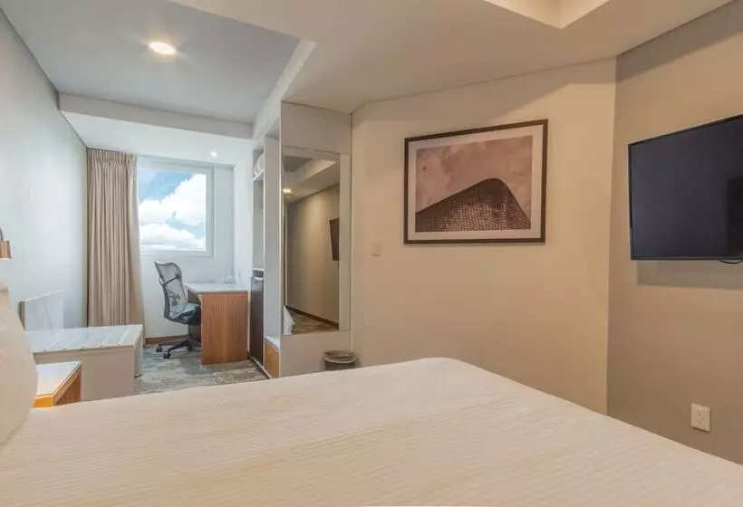 Отель Wyndham Garden Mexico City Polanco