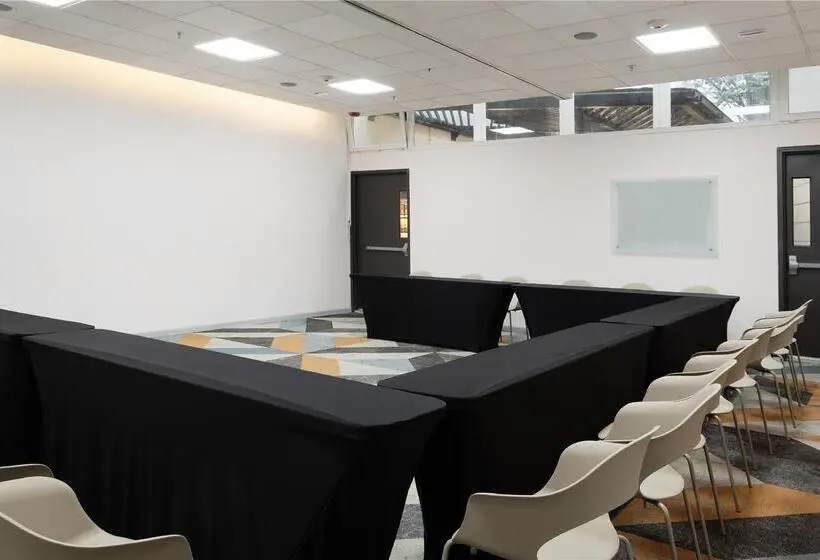 ホテル Wyndham Garden Mexico City Polanco