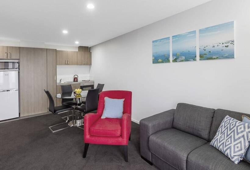 Nesuto St Martins Apartment