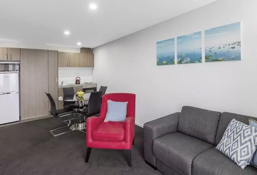 Nesuto St Martins Apartment