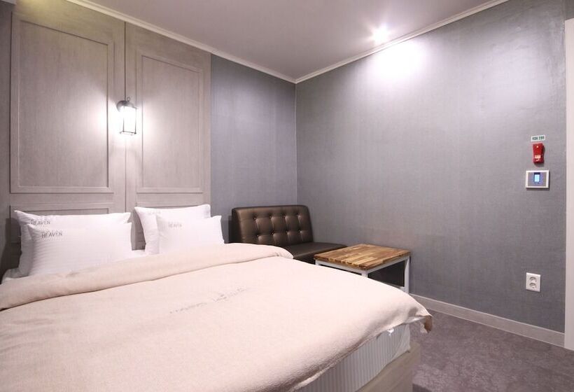 בית מלון כפרי Gumi Wonpyeongdong Heaven