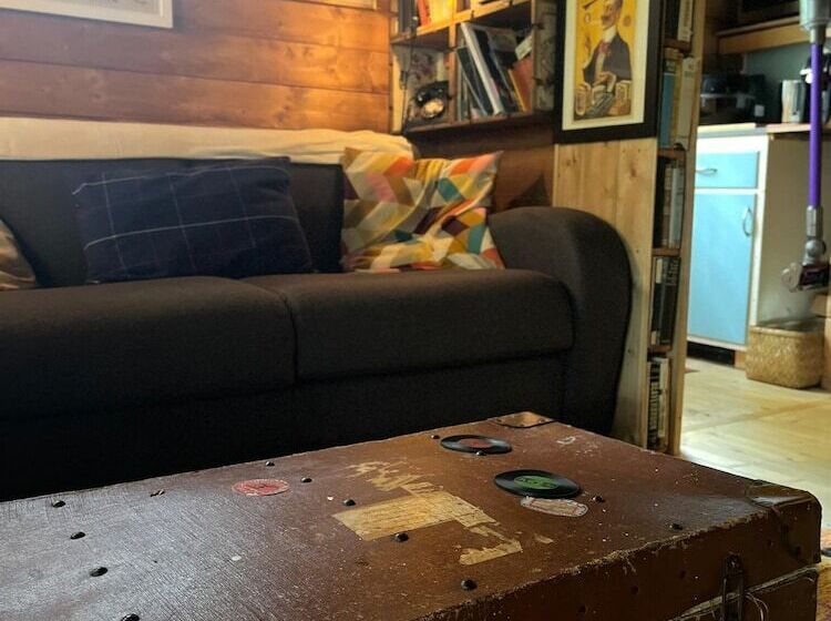 Retro Private Lodge With Hot Tub Nr Dartmoor