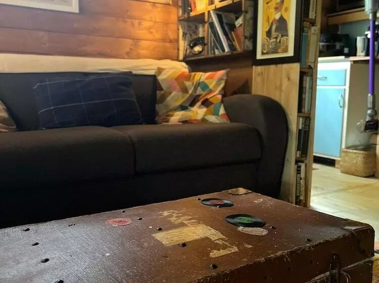 Retro Private Lodge With Hot Tub Nr Dartmoor