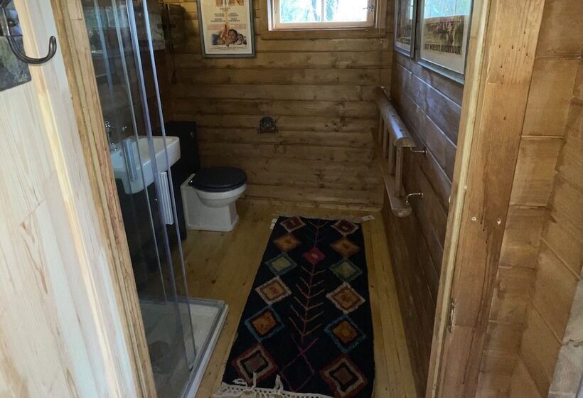 Retro Private Lodge With Hot Tub Nr Dartmoor