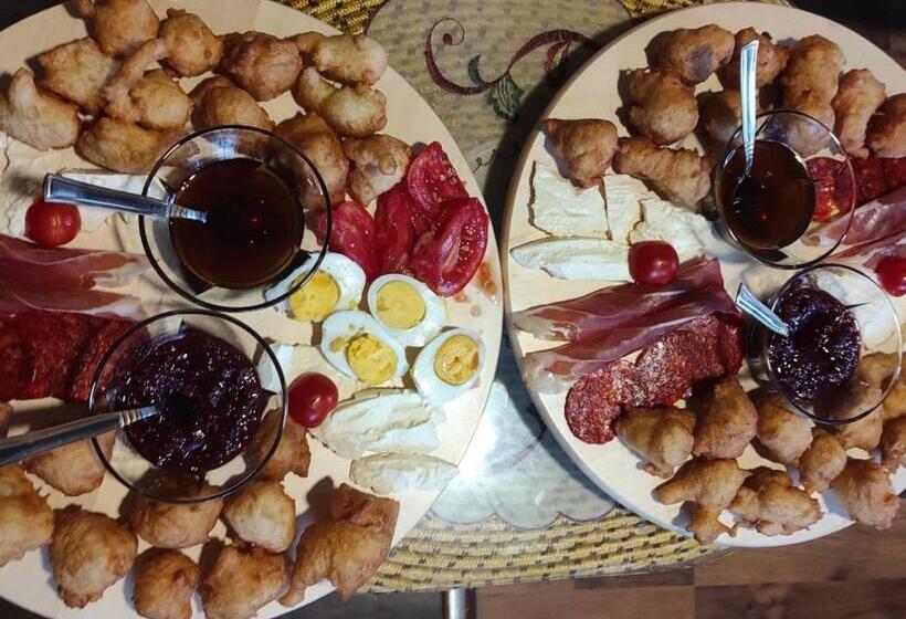 تختخواب و صبحانه Ethno House Osobak