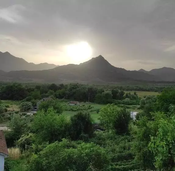 تختخواب و صبحانه Ethno House Osobak