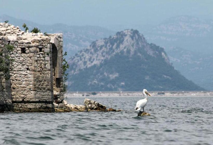 تختخواب و صبحانه Ethno House Osobak