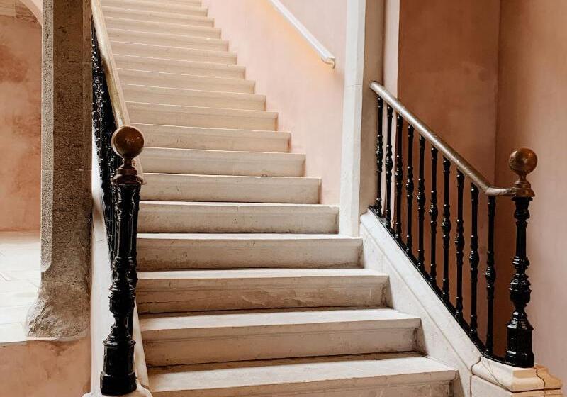 فندق Palau Macelli