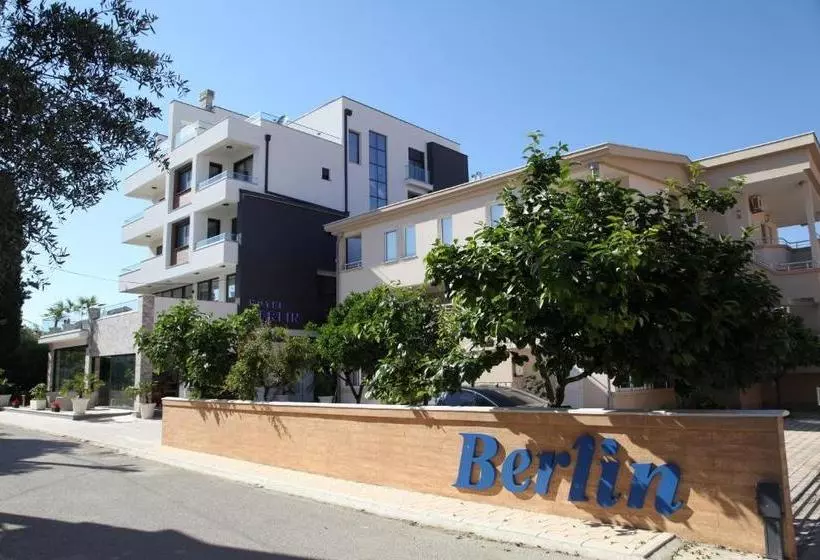 هتل Premium Berlin With Pool