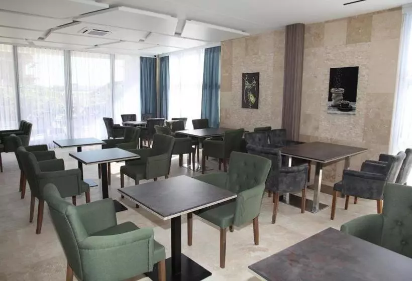 هتل Premium Berlin With Pool