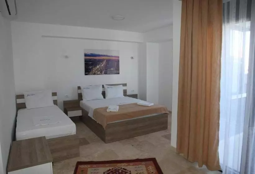 هتل Premium Berlin With Pool
