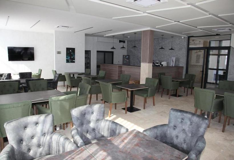 هتل Premium Berlin With Pool