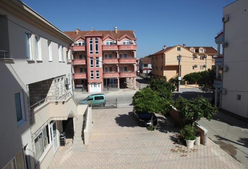 هتل Premium Berlin With Pool