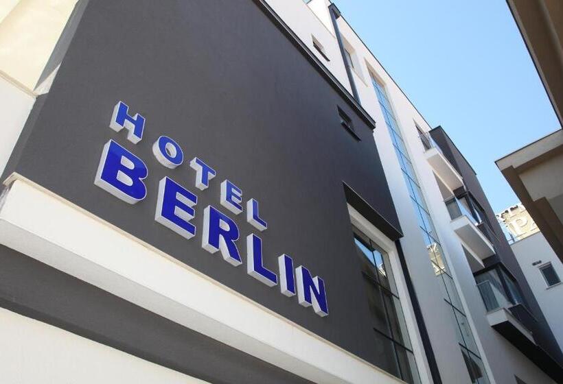 هتل Premium Berlin With Pool