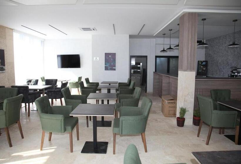 هتل Premium Berlin With Pool