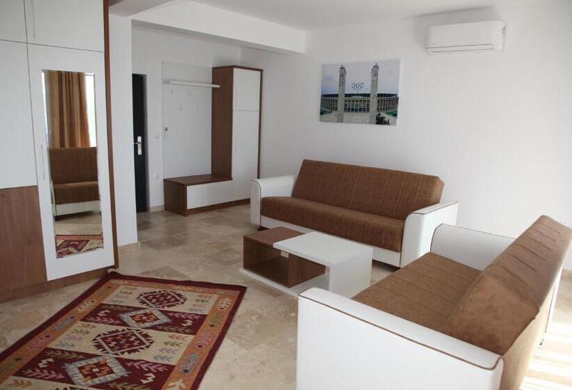 هتل Premium Berlin With Pool