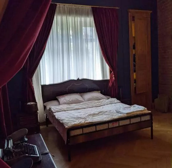 پانسیون Majestic Historic Apartment