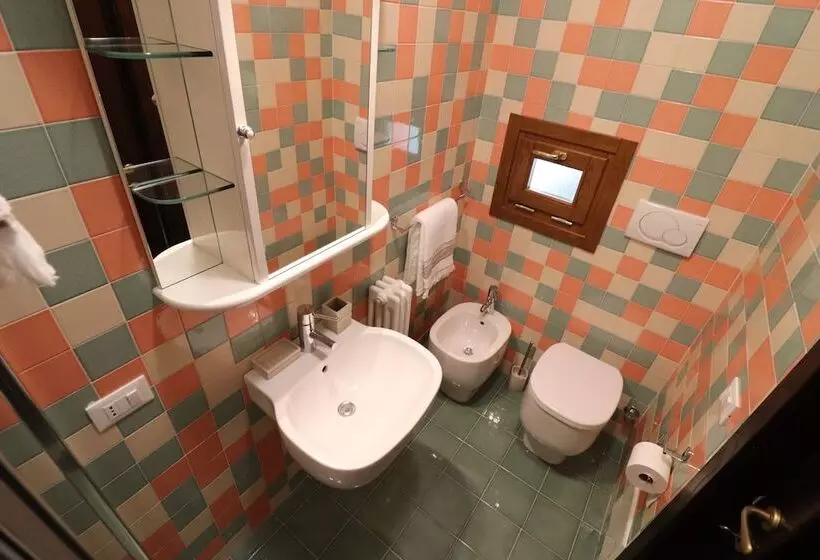 ペンション Matrimoniale Budget Navel