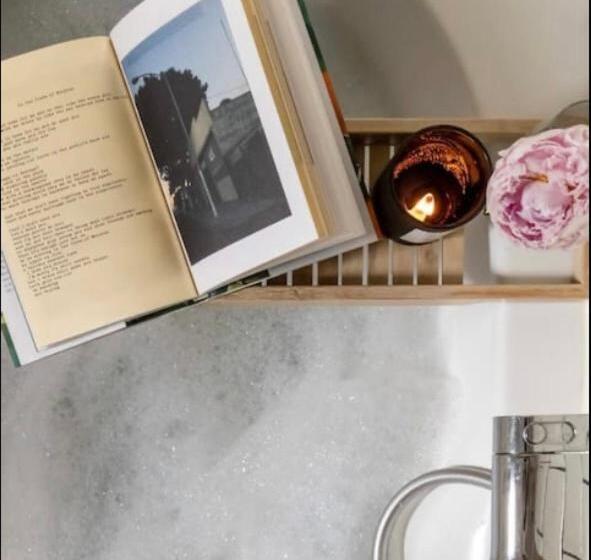 Bed and Breakfast The Enlightened House Luxury Suites