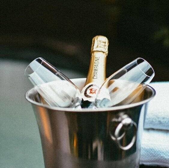 Bed and Breakfast The Enlightened House Luxury Suites