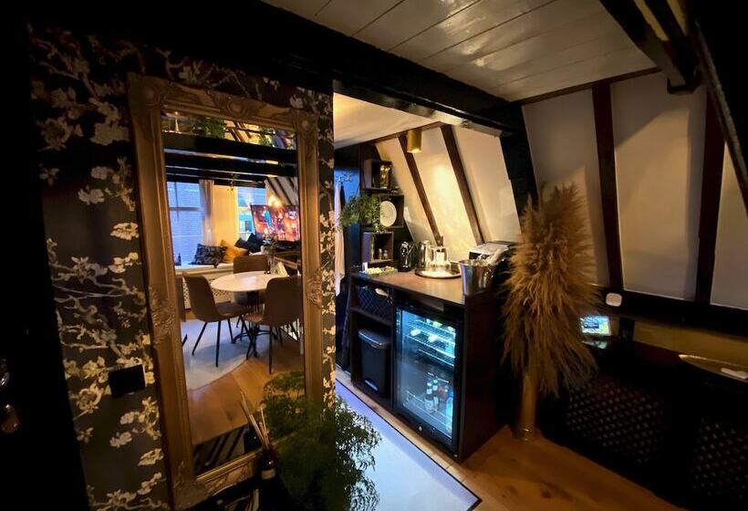 Bed and Breakfast The Enlightened House Luxury Suites