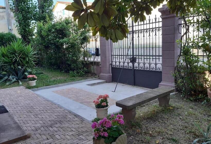 تختخواب و صبحانه Villa Magnolia Park