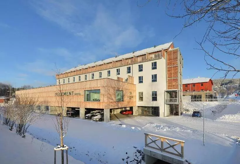 ホテル Element