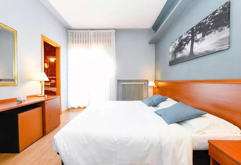 Hotelli New Genziana