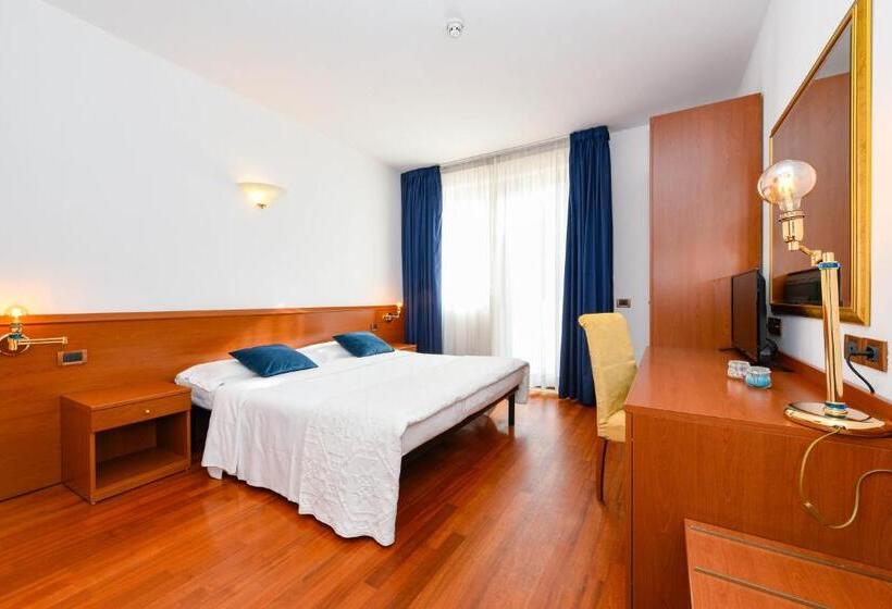 בית מלון כפרי New Genziana