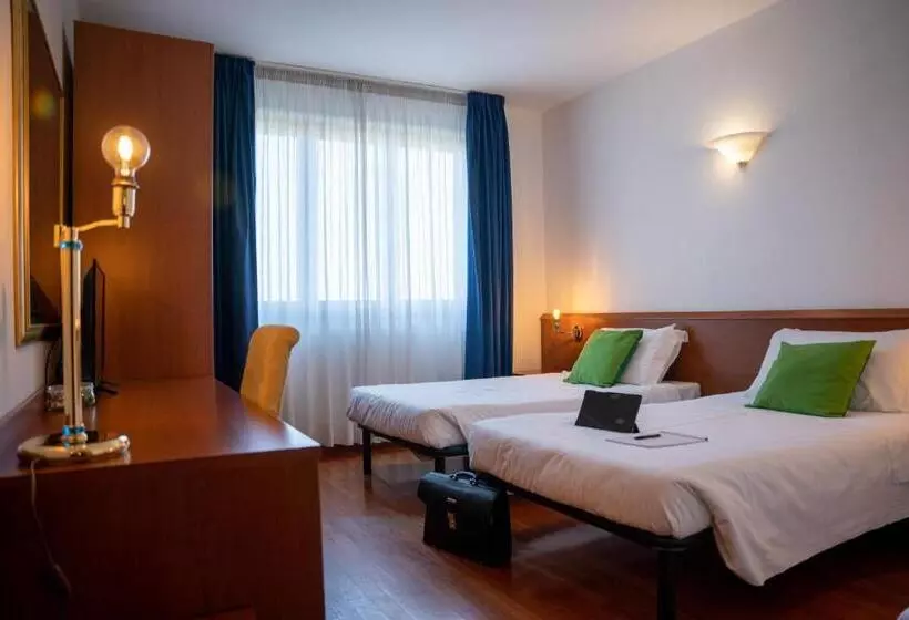 Hotelli New Genziana