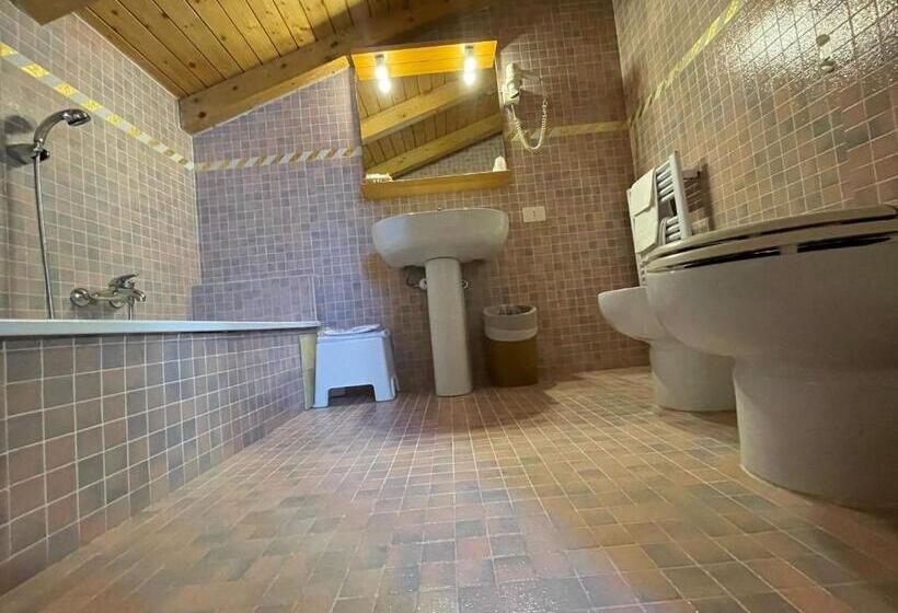 בית מלון כפרי New Genziana