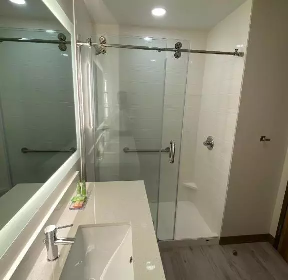 Hotelli Wyndham Garden Orlando Airport   Free Airport Shuttle