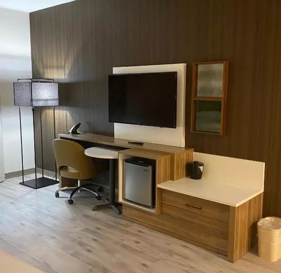 Hotelli Wyndham Garden Orlando Airport   Free Airport Shuttle